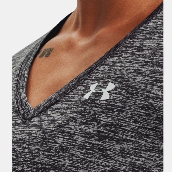 Under Armour Women's UA Tech™ Twist V-Neck. - Picture 3 of 6